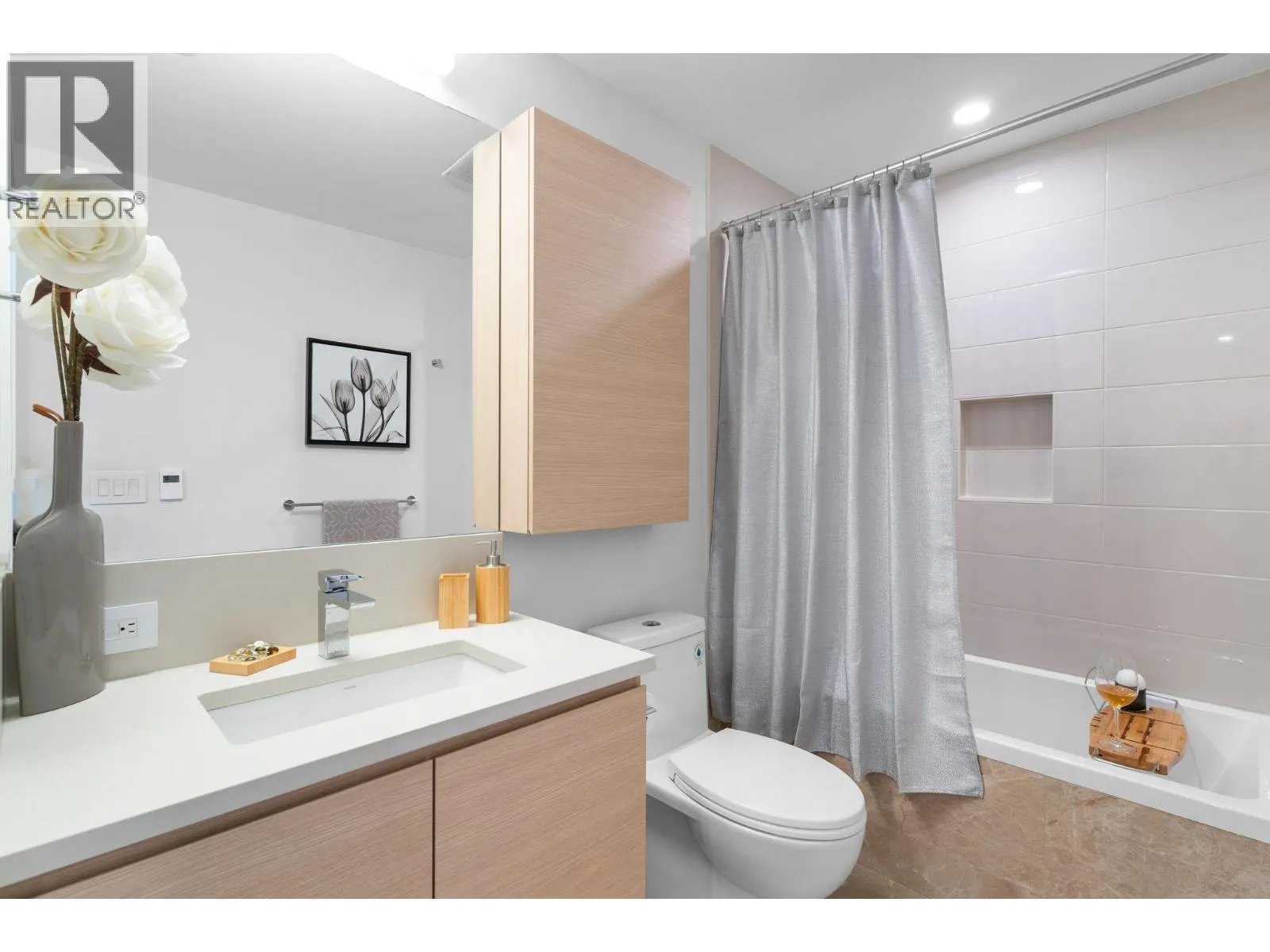 3503 4168 LOUGHEED HIGHWAY