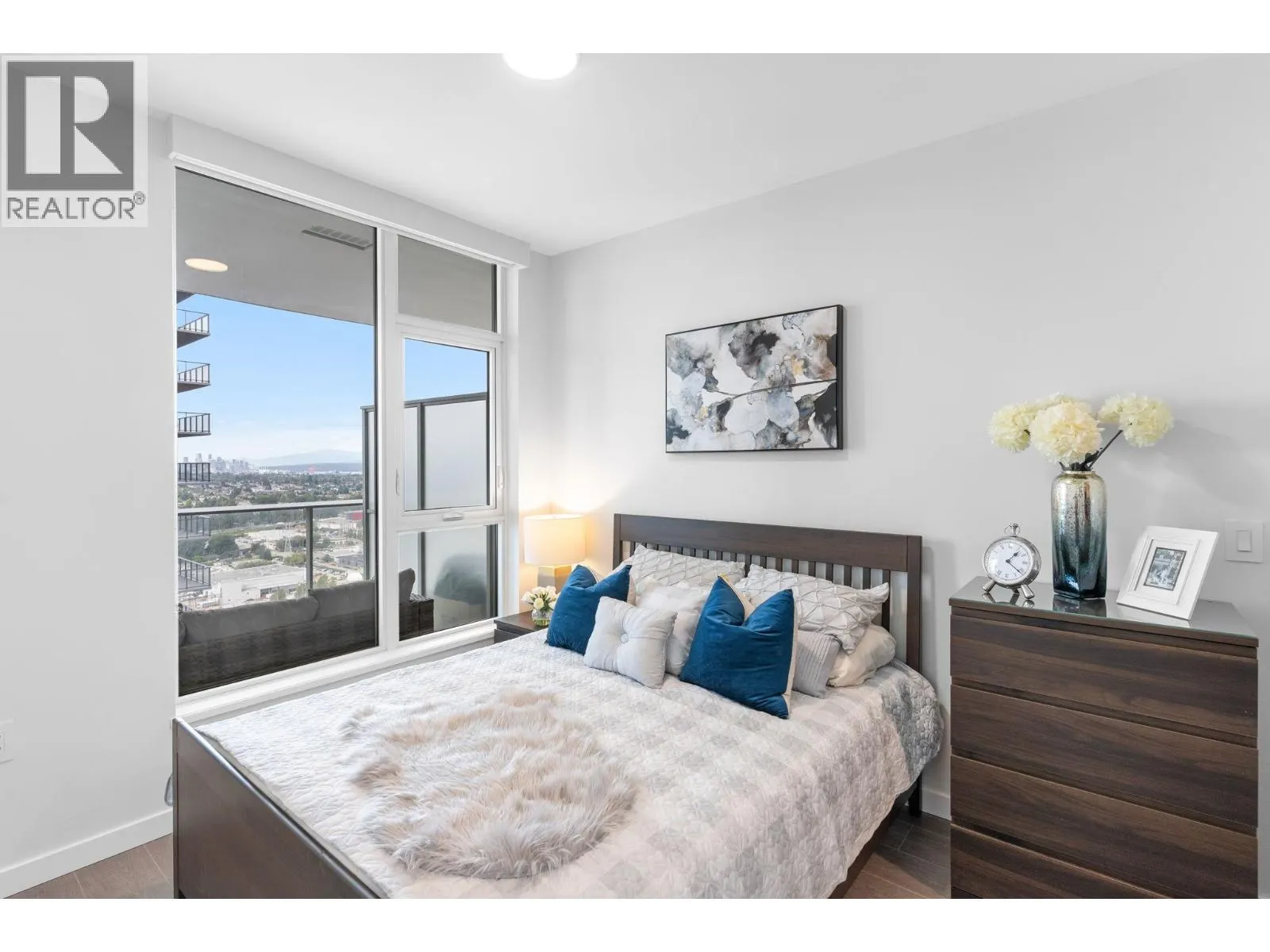 3503 4168 LOUGHEED HIGHWAY