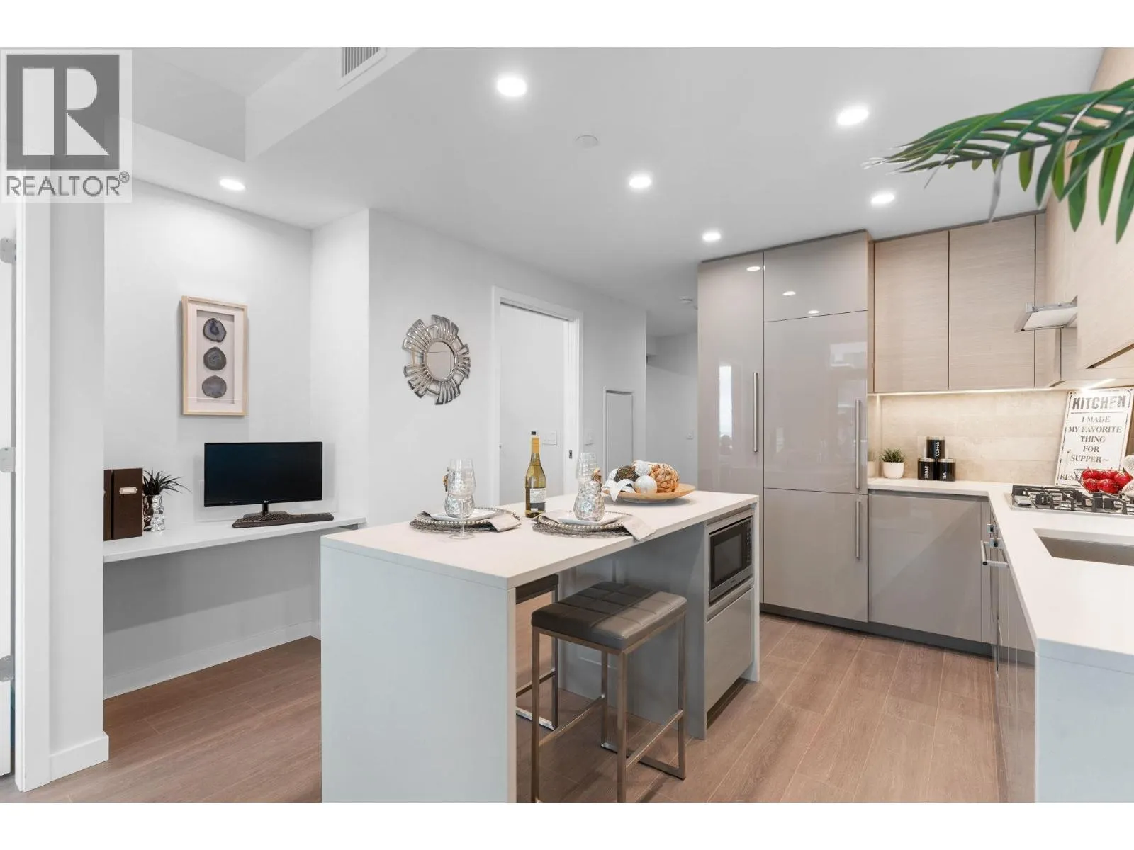 3503 4168 LOUGHEED HIGHWAY