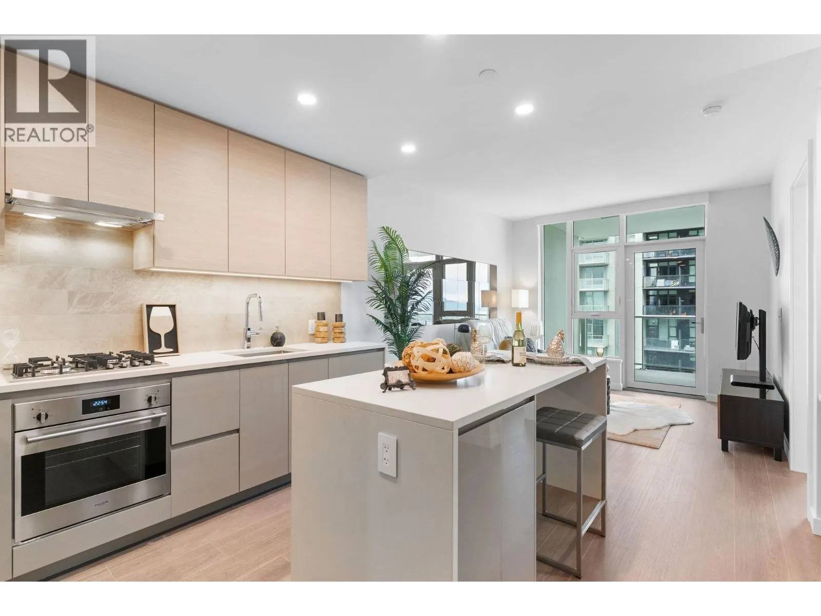 3503 4168 LOUGHEED HIGHWAY