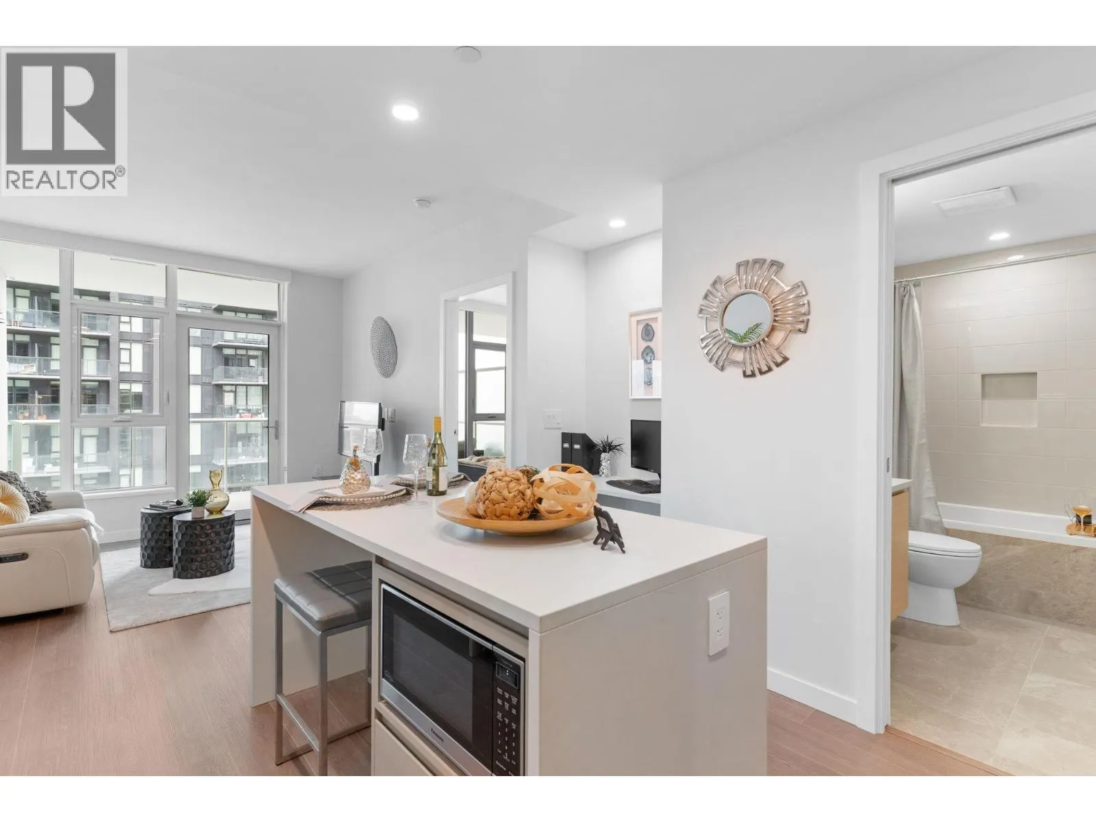 3503 4168 LOUGHEED HIGHWAY