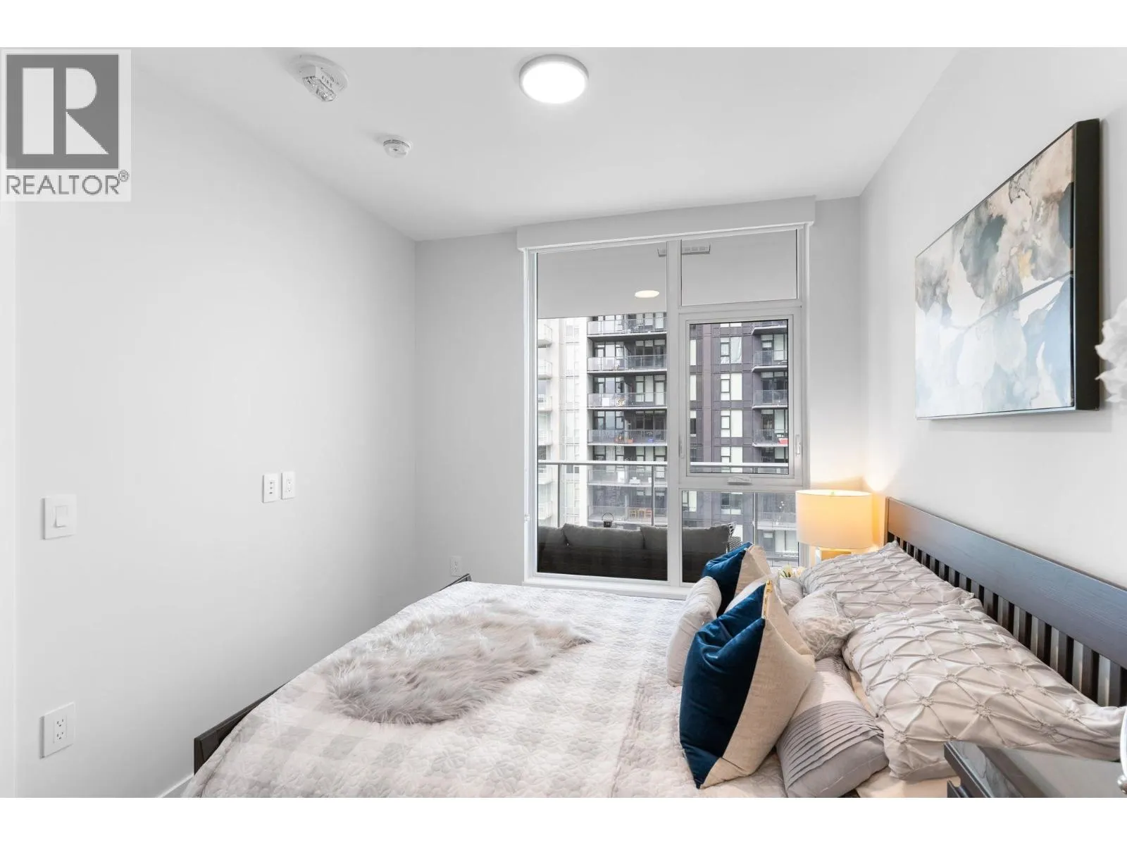 3503 4168 LOUGHEED HIGHWAY