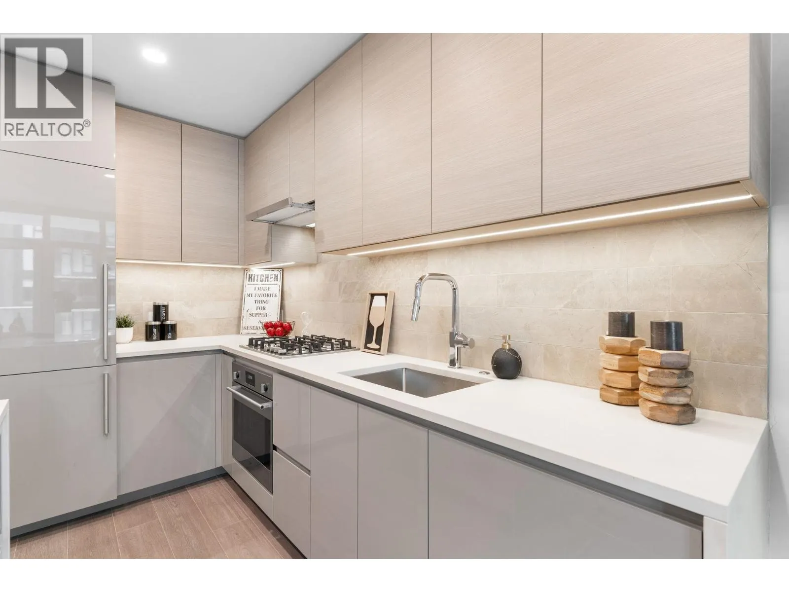 3503 4168 LOUGHEED HIGHWAY