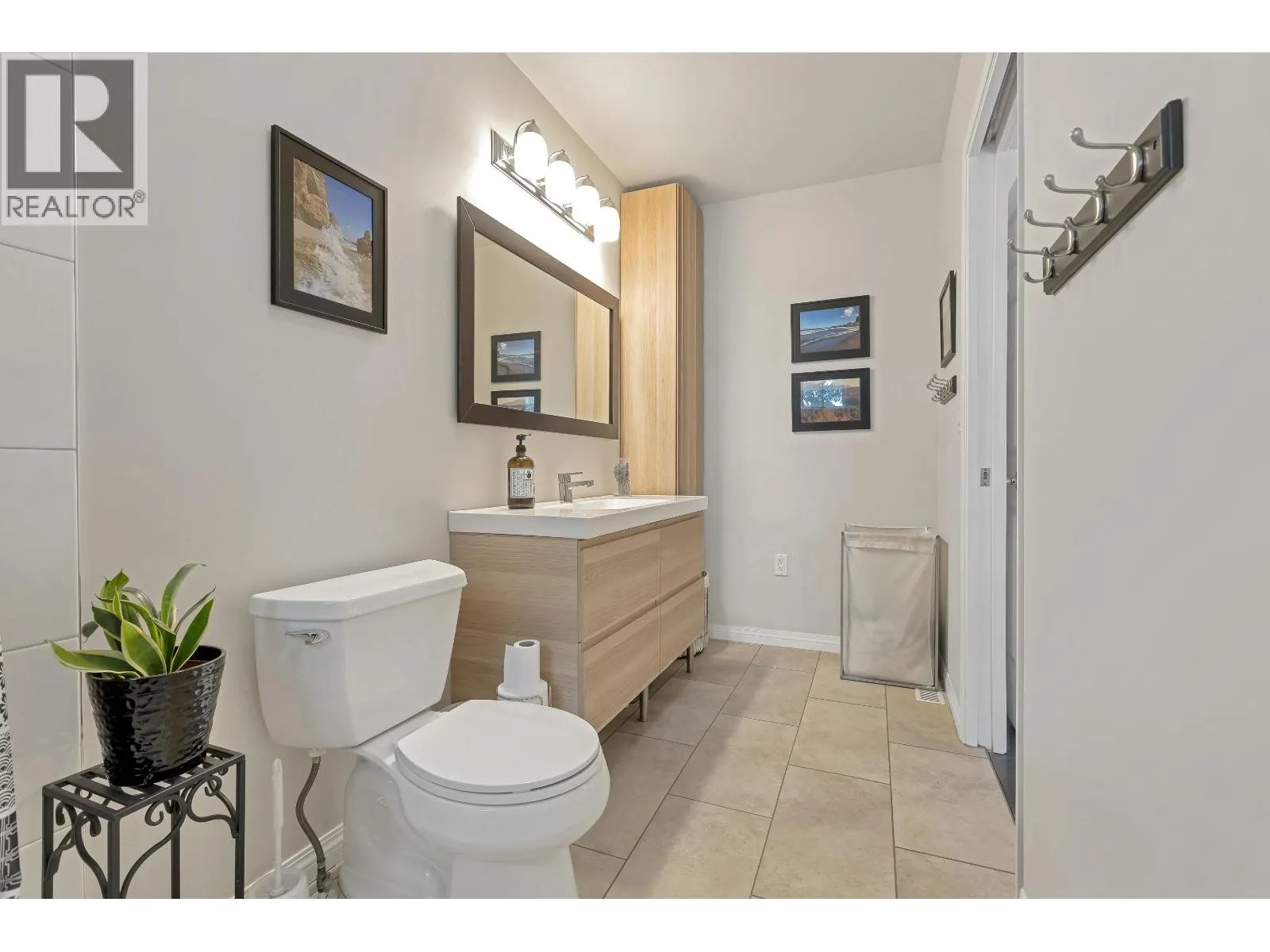 43 1140 FALCON DRIVE
