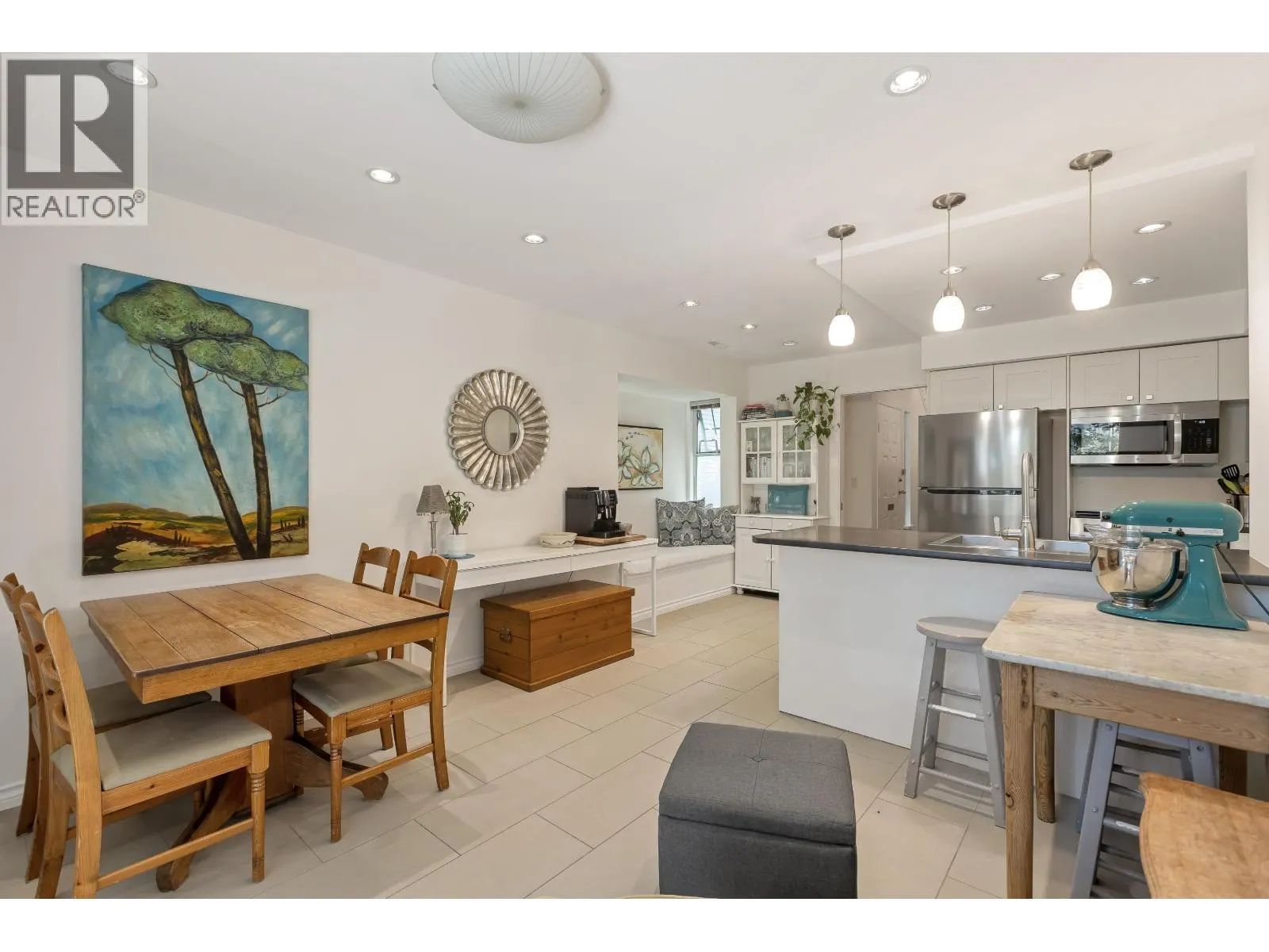 43 1140 FALCON DRIVE