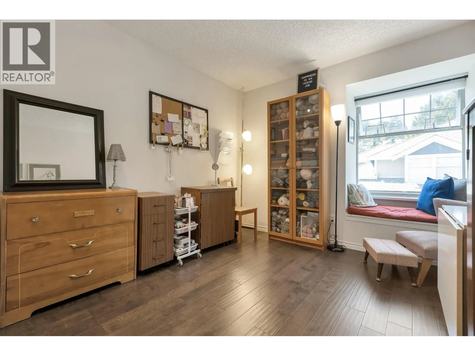 43 1140 FALCON DRIVE