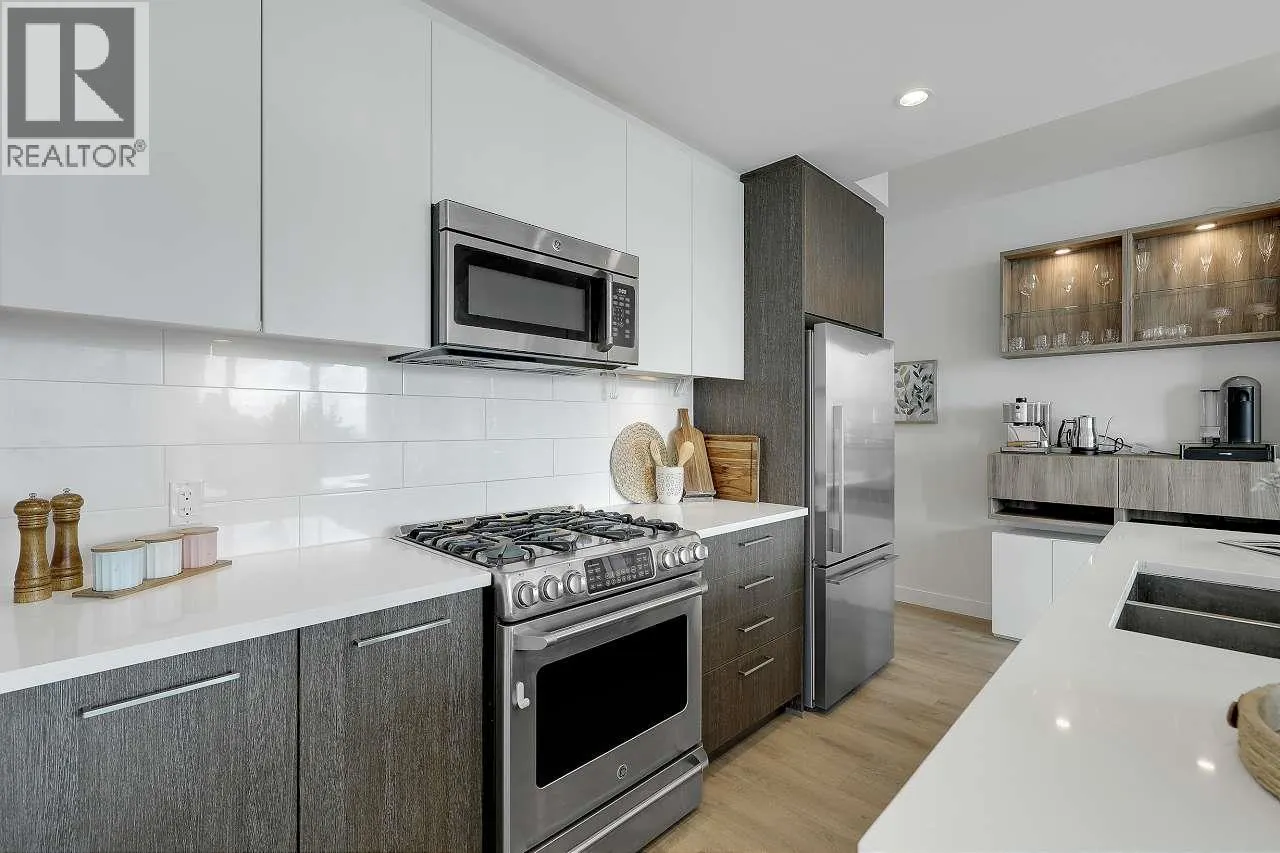 803 9060 UNIVERSITY CRESCENT
