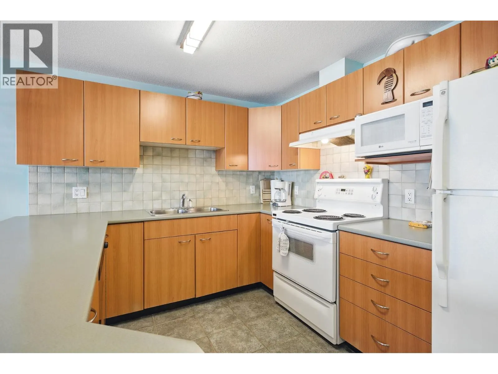 326 2099 LOUGHEED HIGHWAY