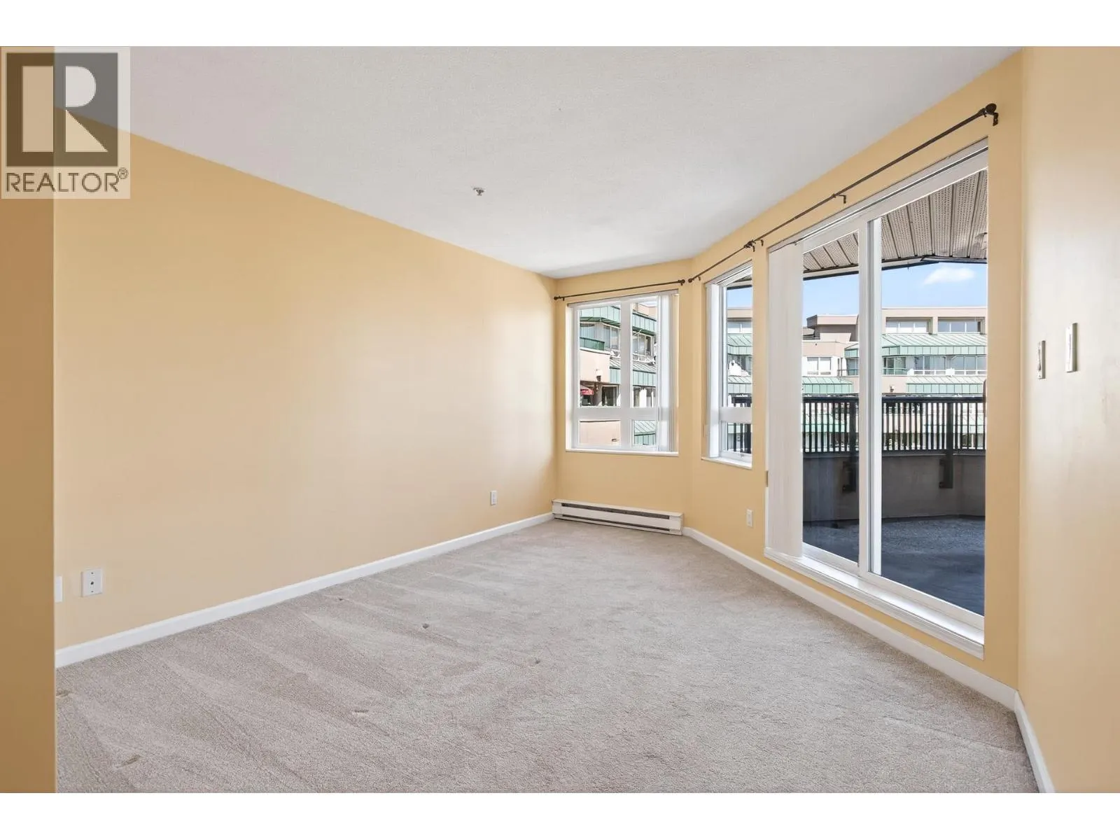 326 2099 LOUGHEED HIGHWAY
