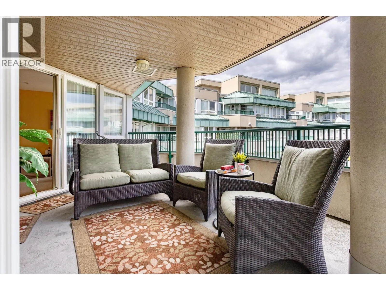 326 2099 LOUGHEED HIGHWAY