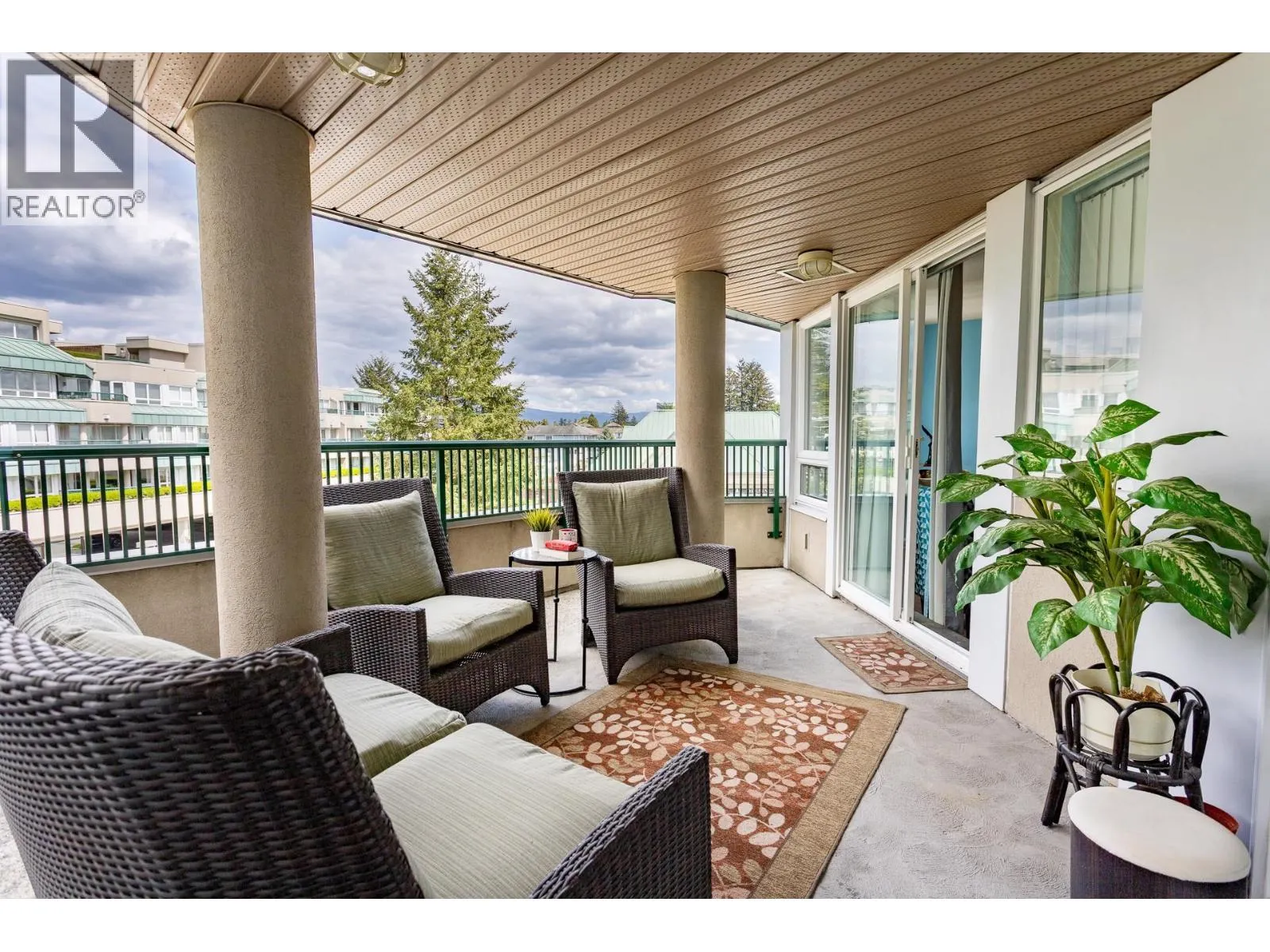 326 2099 LOUGHEED HIGHWAY