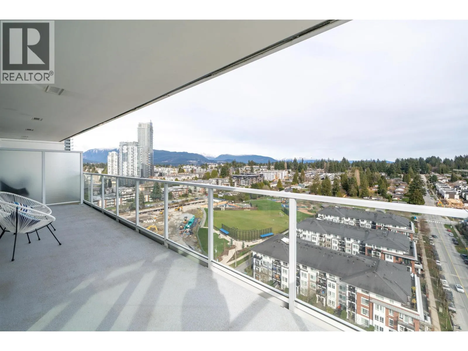 1809 525 FOSTER AVENUE