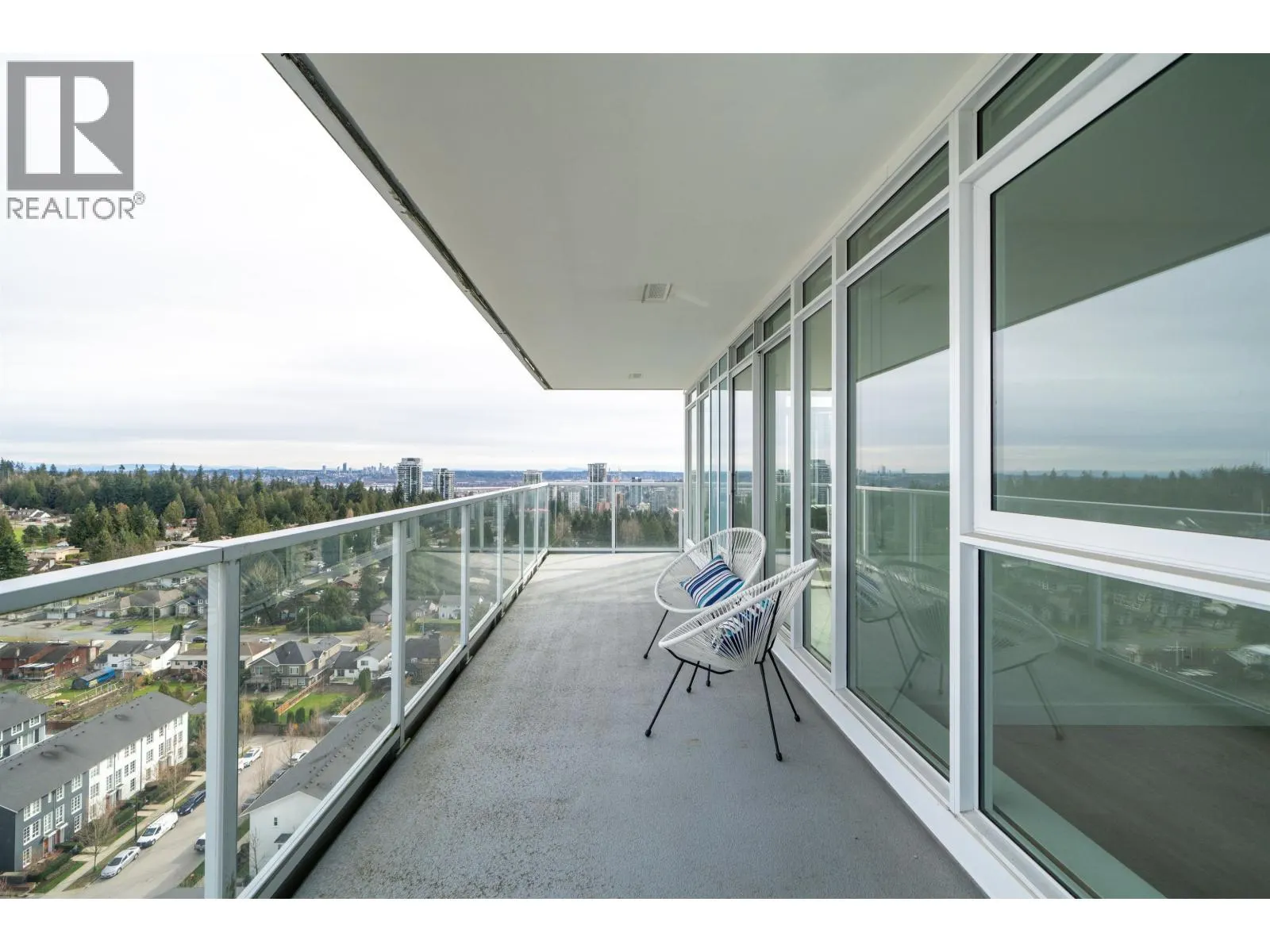 1809 525 FOSTER AVENUE
