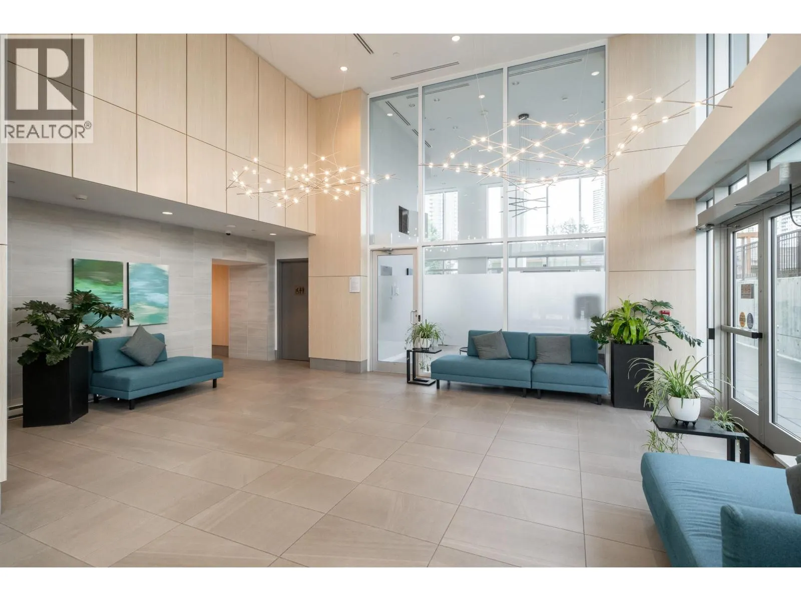 1809 525 FOSTER AVENUE