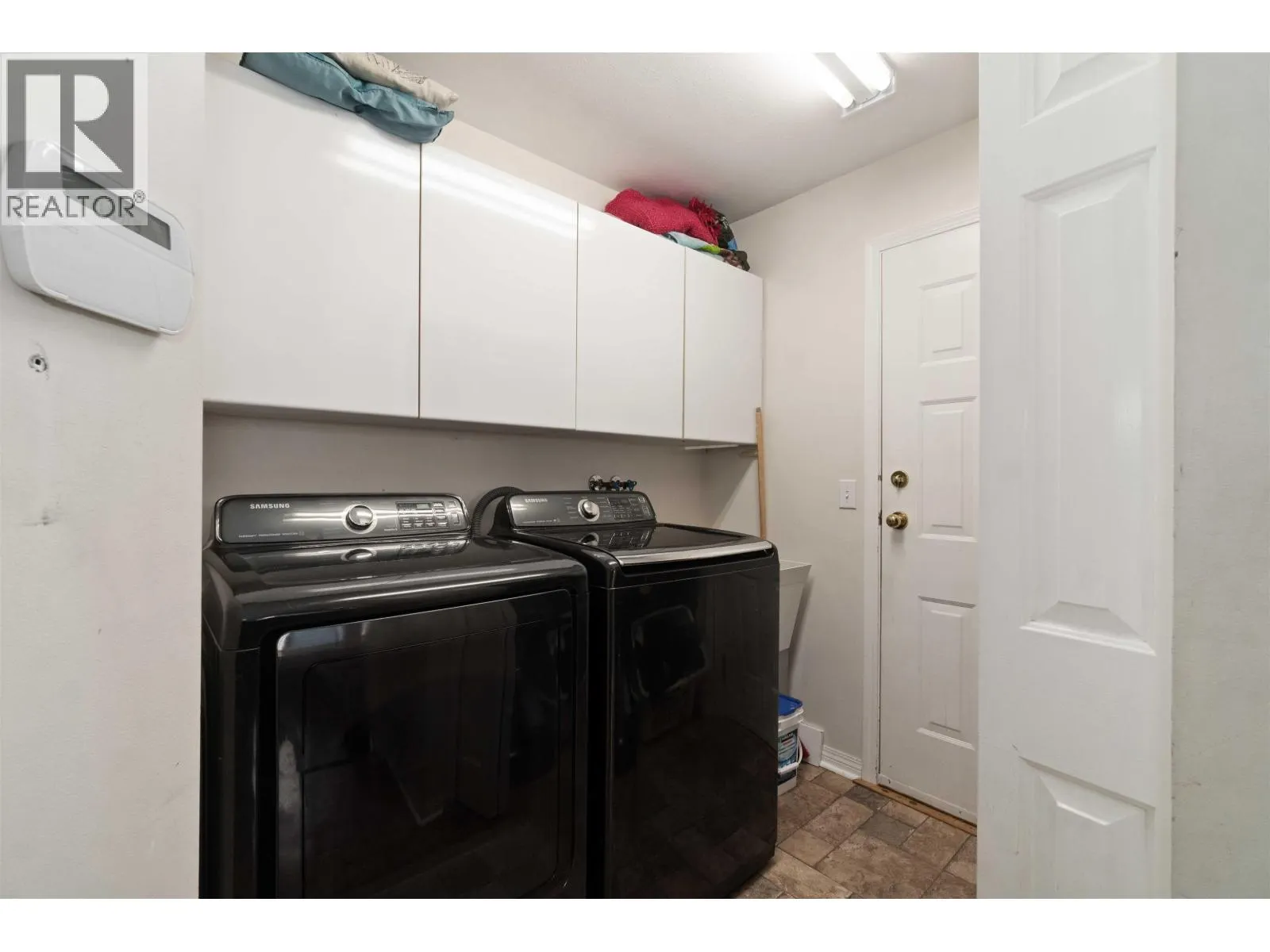 1412 MAGNOLIA PLACE