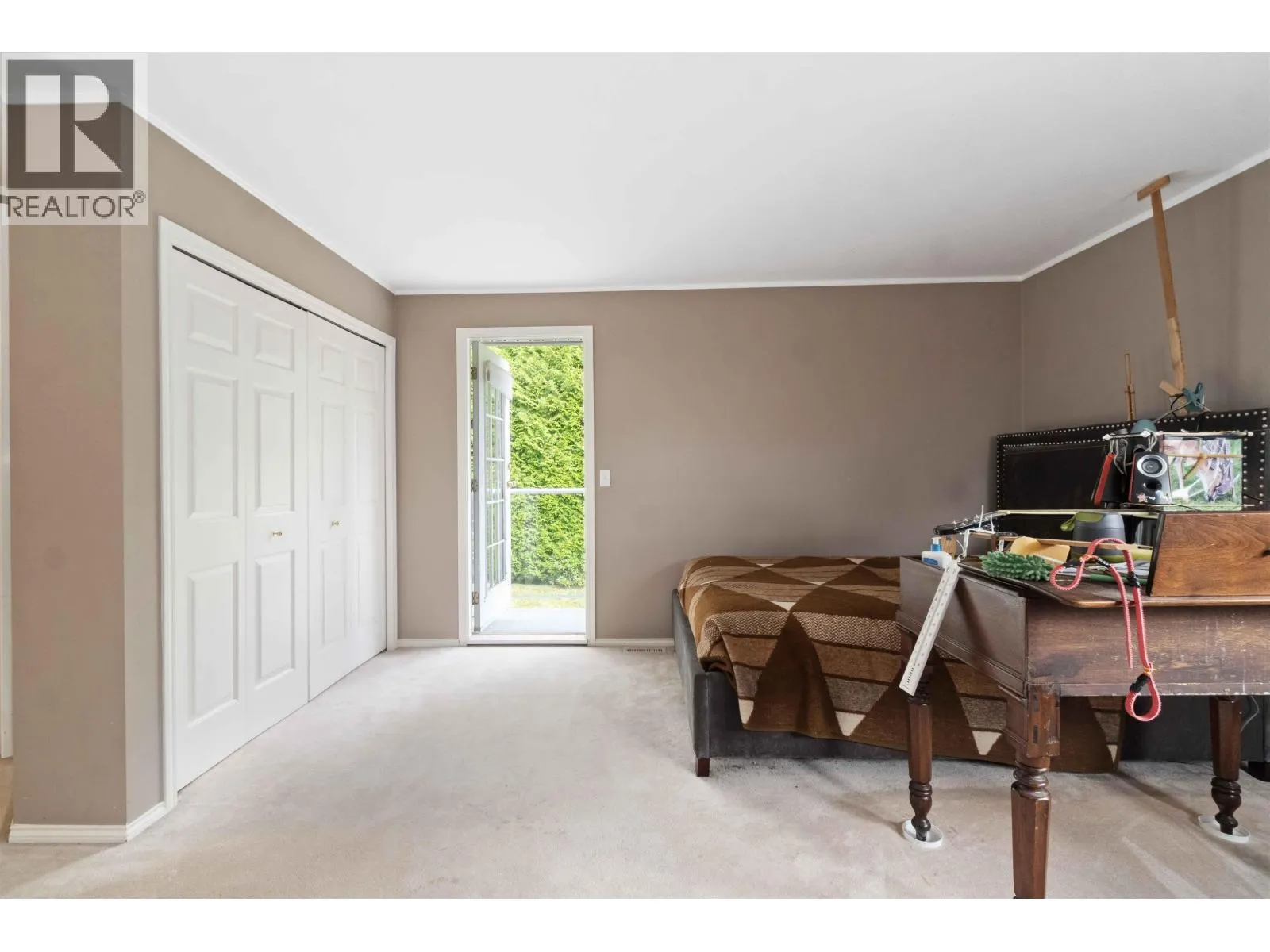 1412 MAGNOLIA PLACE