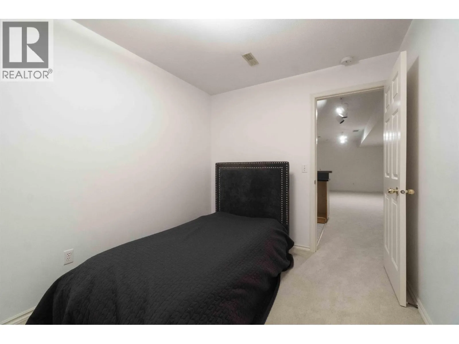 1412 MAGNOLIA PLACE