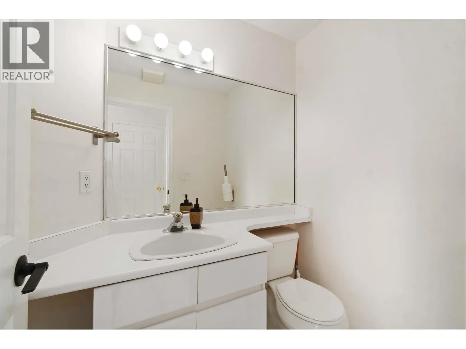 1412 MAGNOLIA PLACE