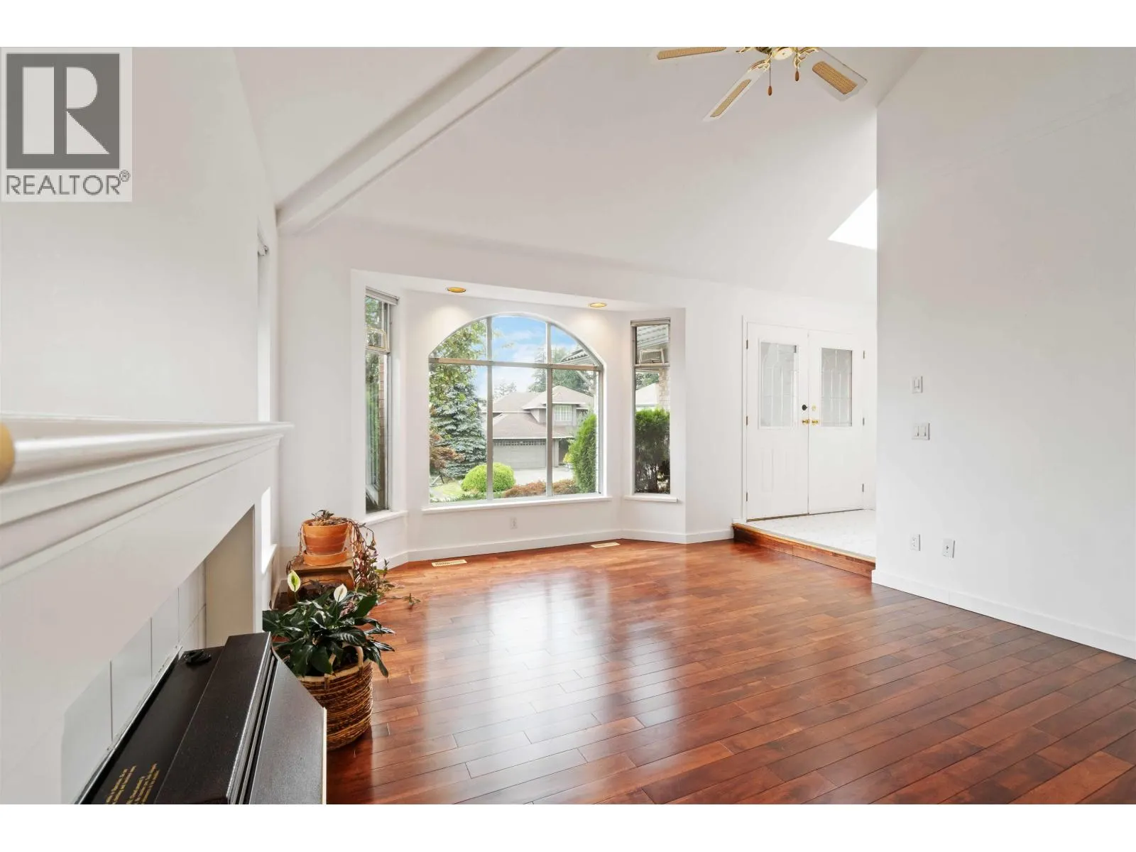 1412 MAGNOLIA PLACE