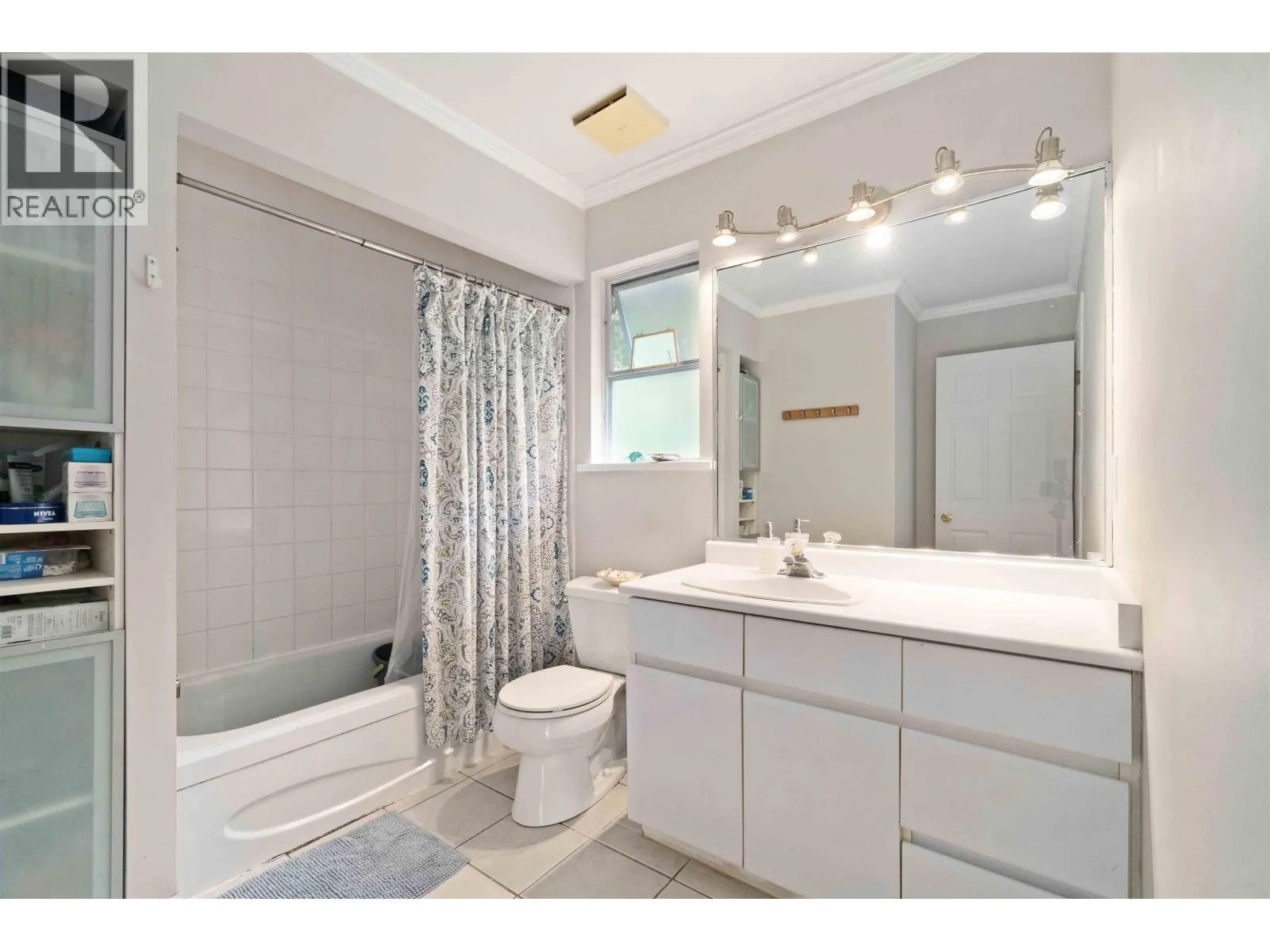 1412 MAGNOLIA PLACE