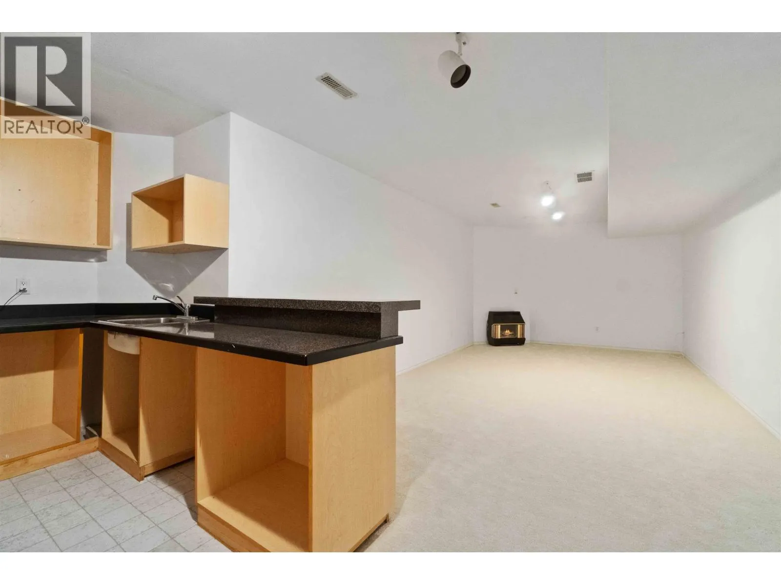 1412 MAGNOLIA PLACE