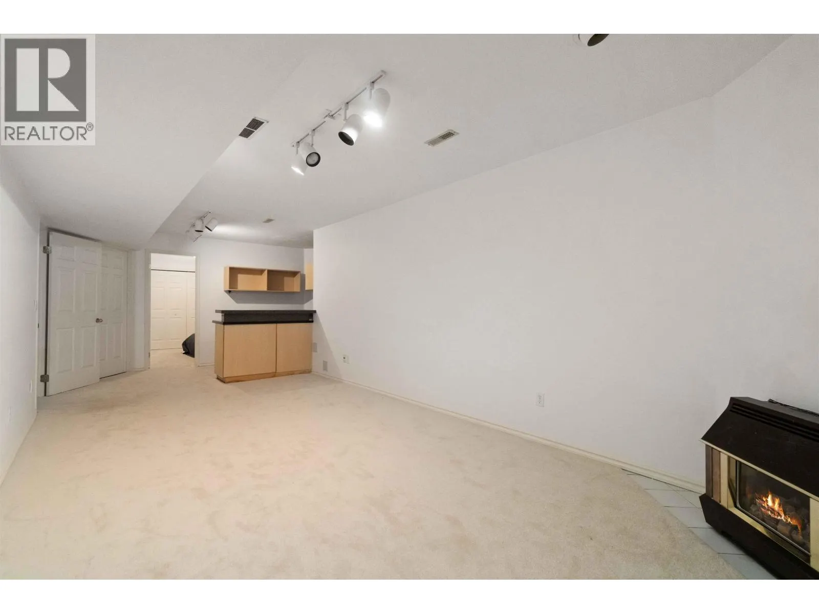 1412 MAGNOLIA PLACE
