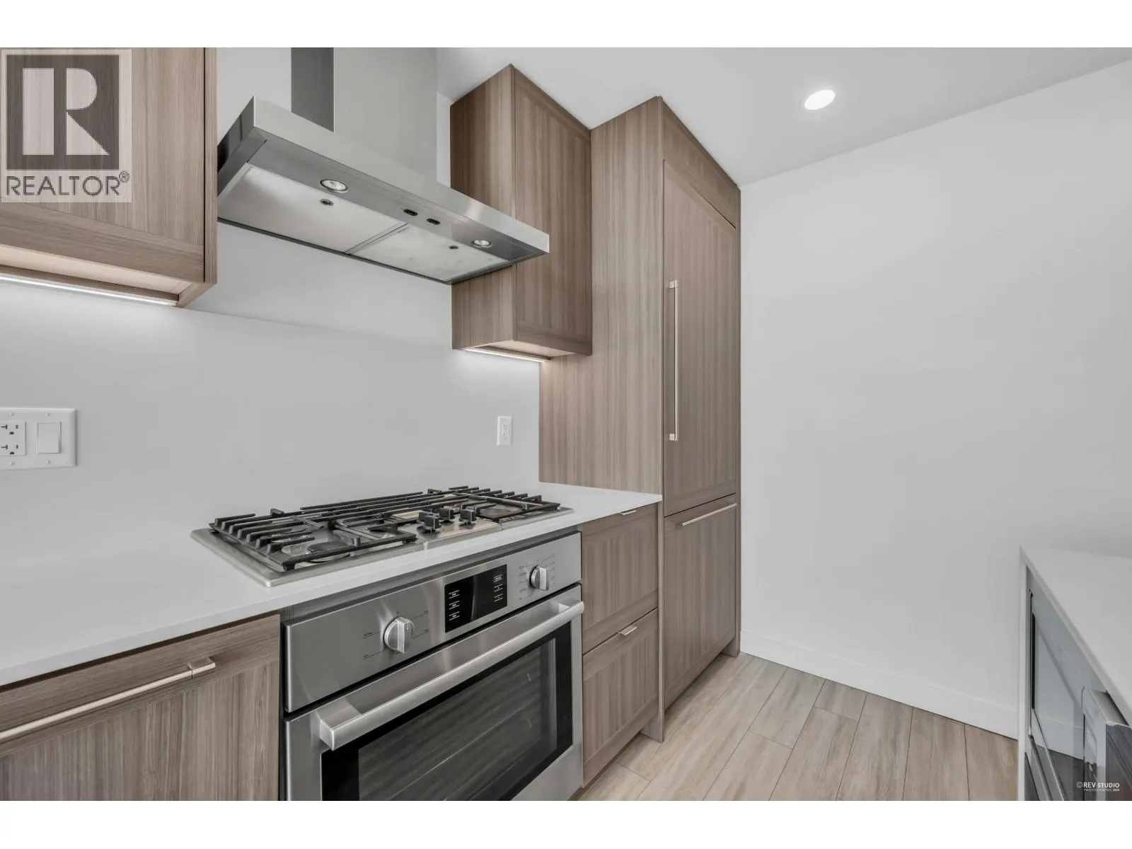 1709 2351 BETA AVENUE