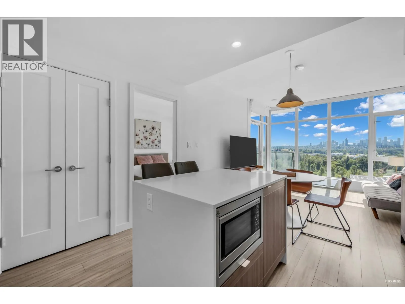 1709 2351 BETA AVENUE