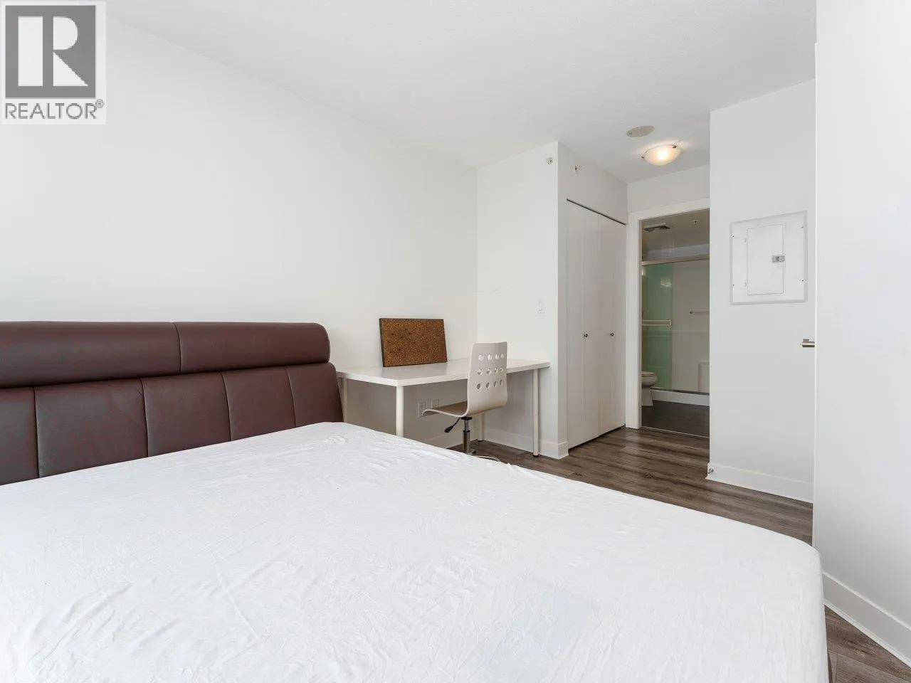1902 7090 EDMONDS STREET