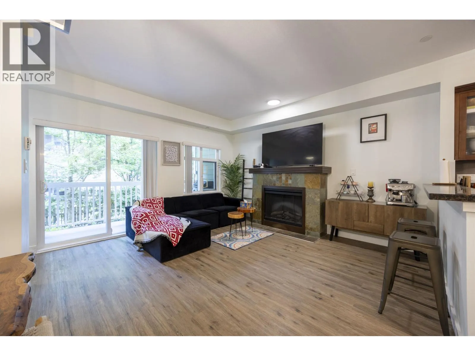 140 7388 MACPHERSON AVENUE