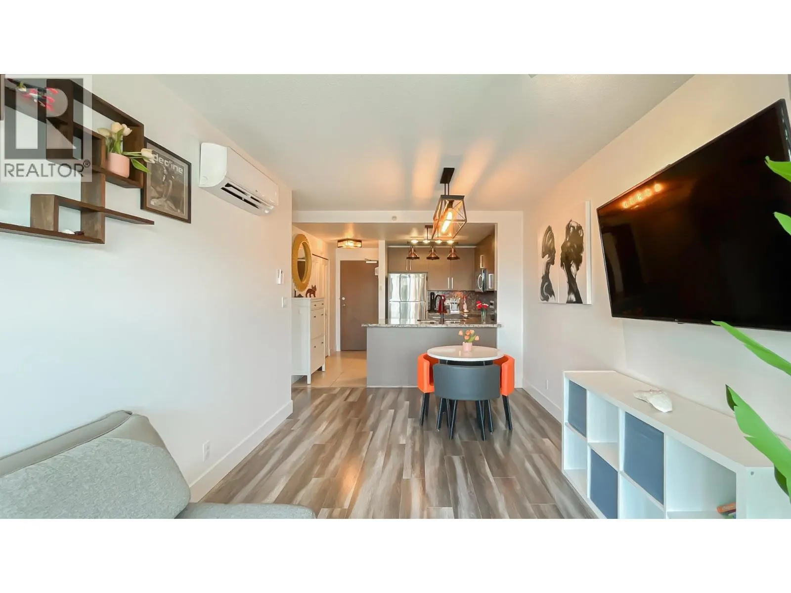 1803 888 CARNARVON STREET