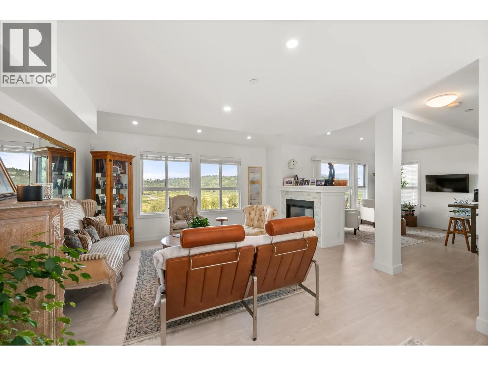 1137 BENNET DRIVE
