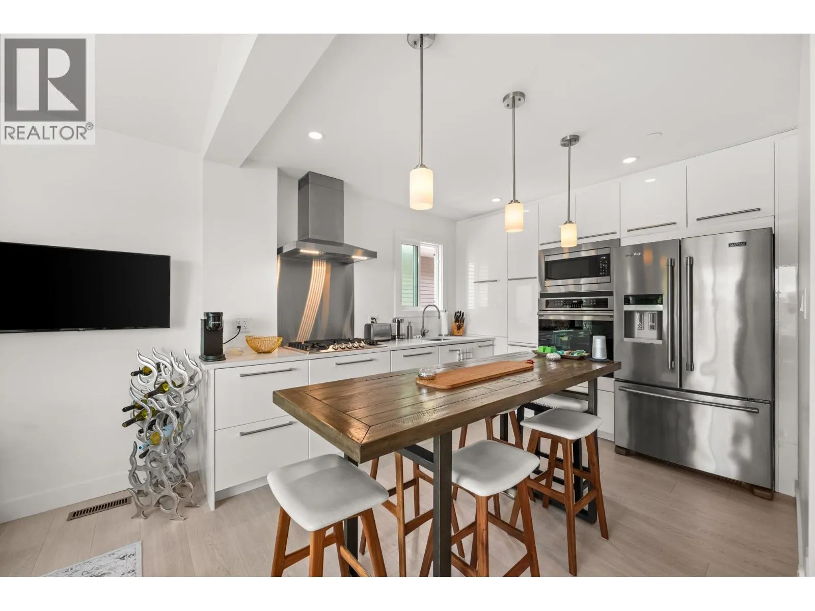1137 BENNET DRIVE