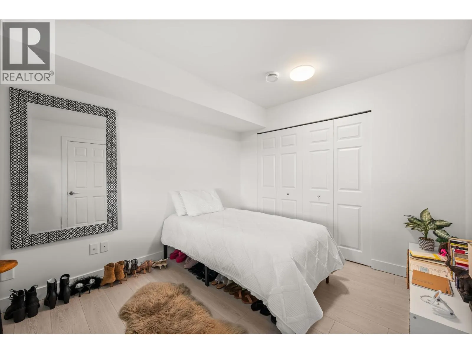 1137 BENNET DRIVE