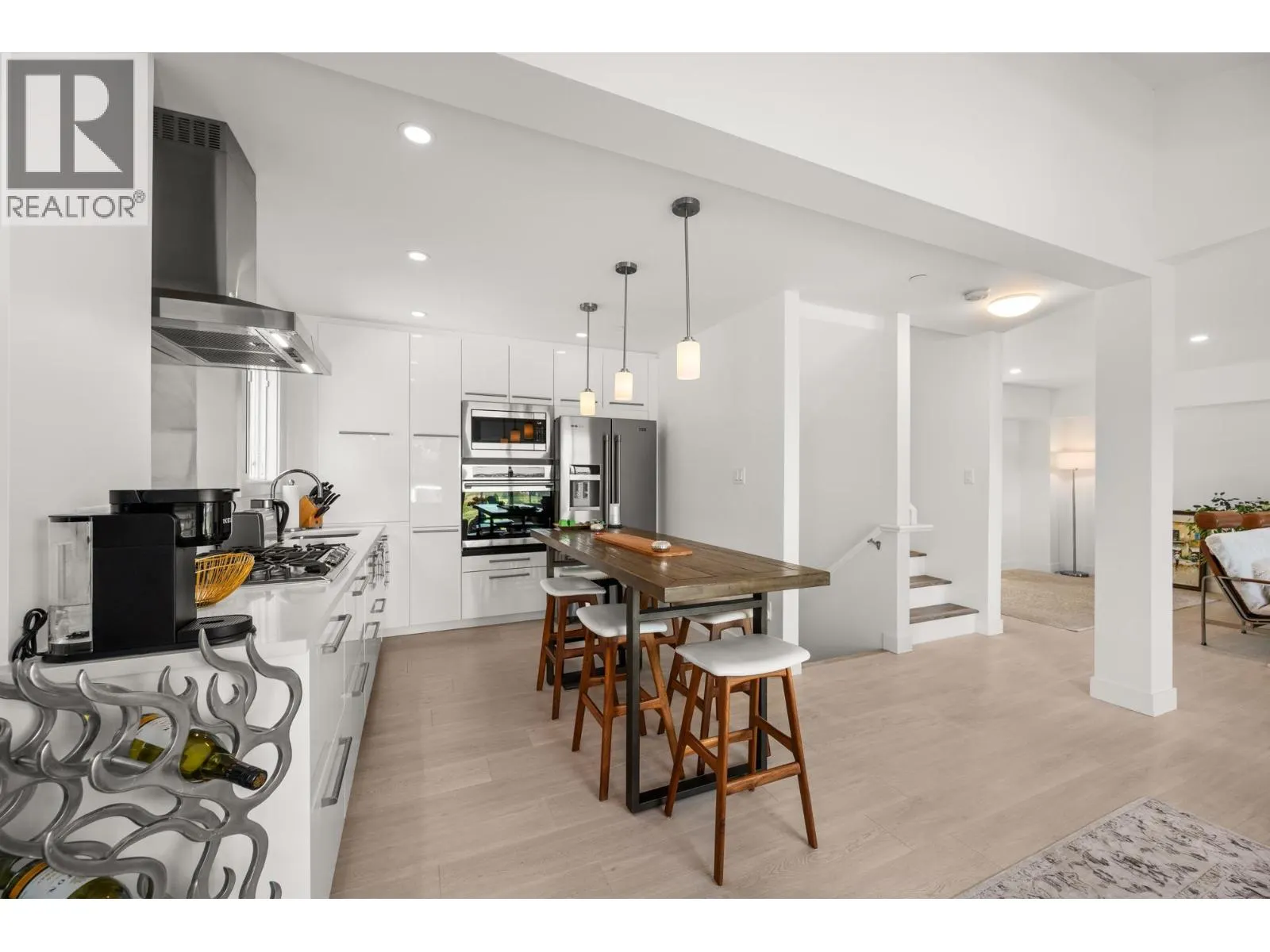 1137 BENNET DRIVE