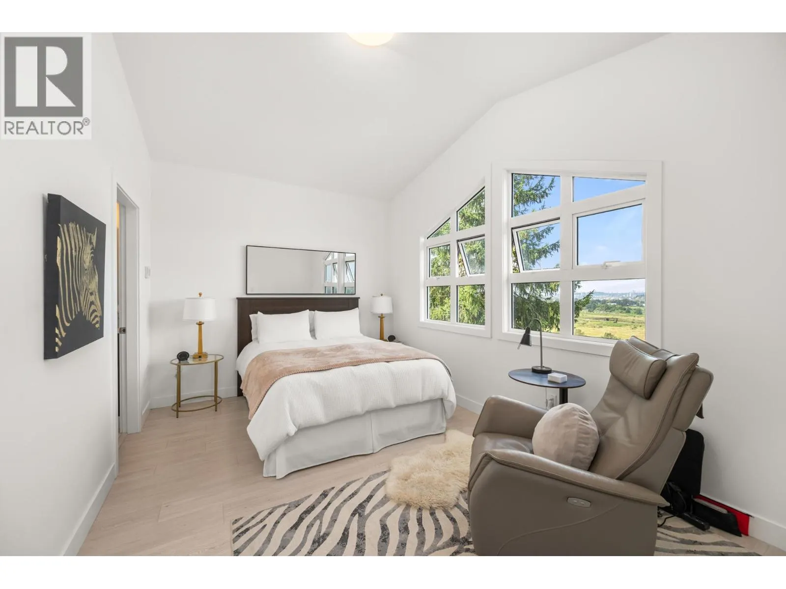 1137 BENNET DRIVE