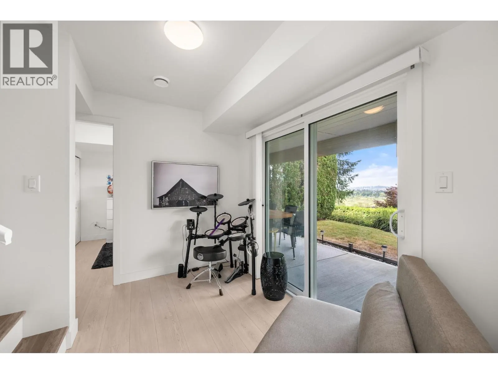 1137 BENNET DRIVE