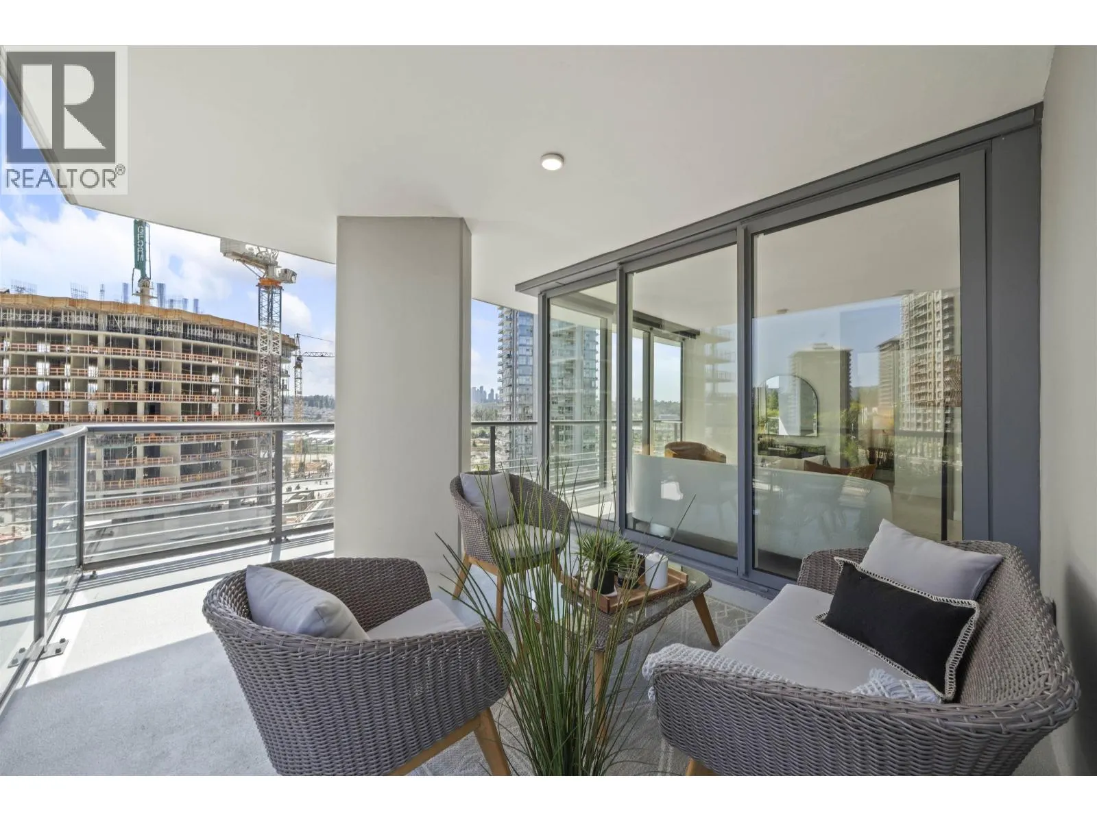 511 4730 LOUGHEED HIGHWAY