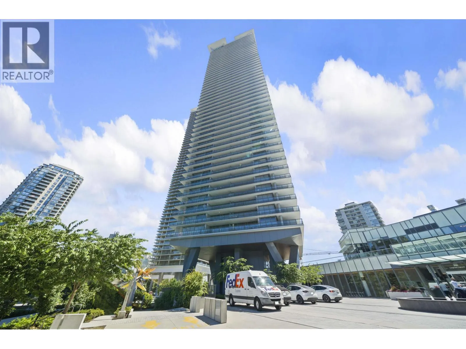 511 4730 LOUGHEED HIGHWAY
