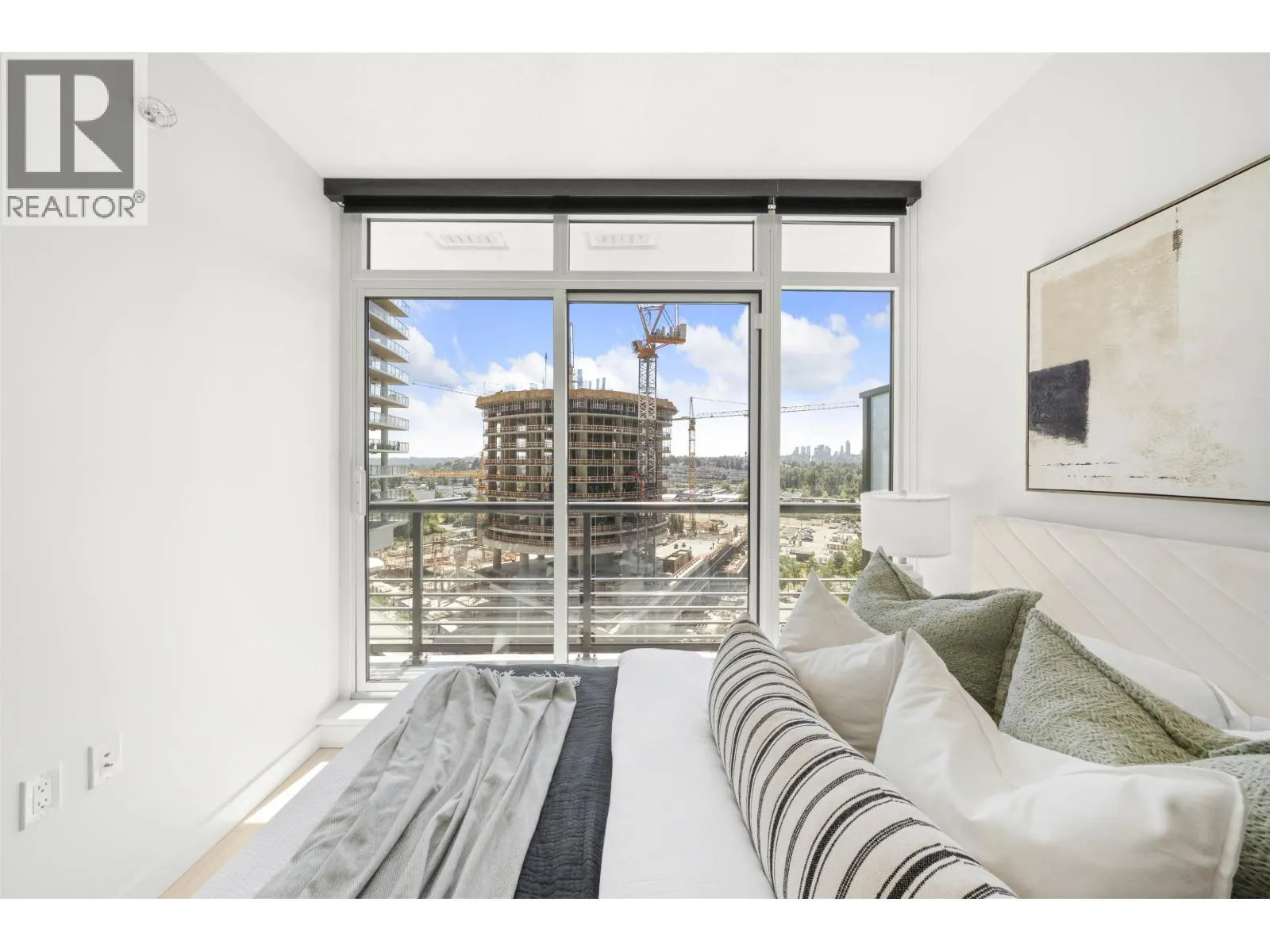 511 4730 LOUGHEED HIGHWAY