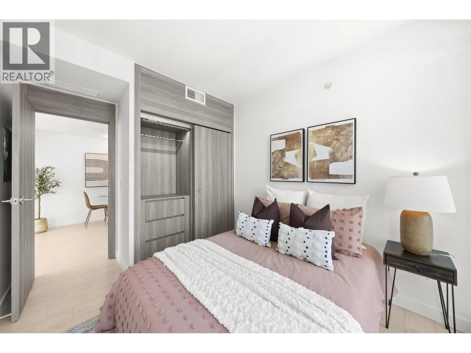511 4730 LOUGHEED HIGHWAY