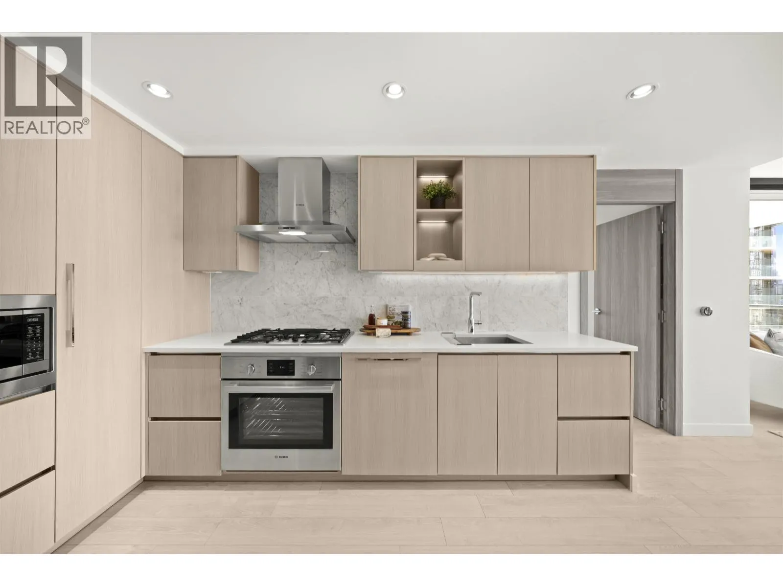511 4730 LOUGHEED HIGHWAY