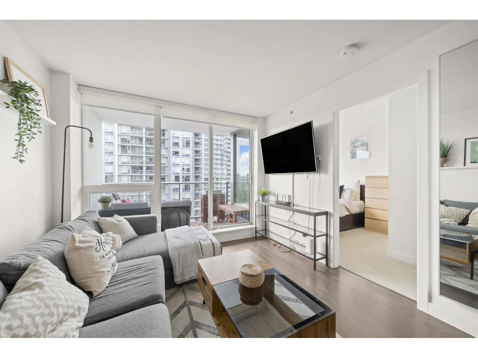 1901 13696 100 AVENUE