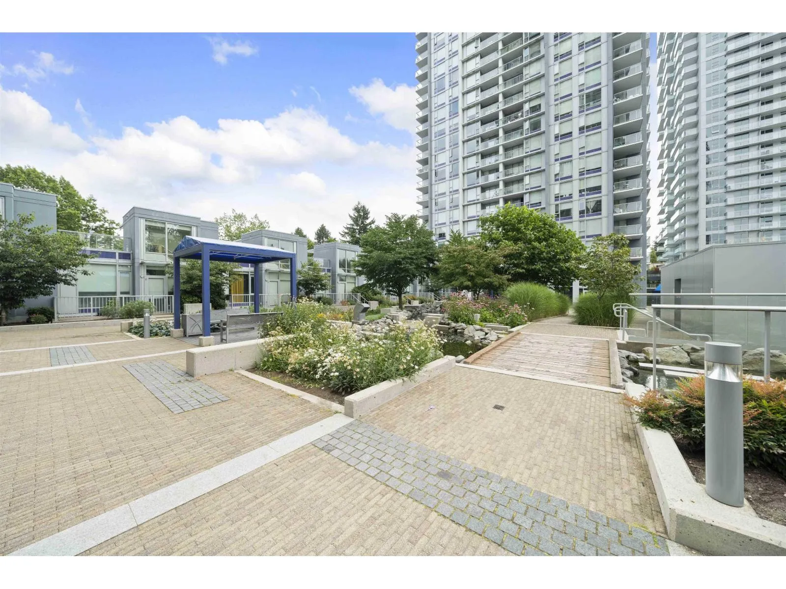 1901 13696 100 AVENUE