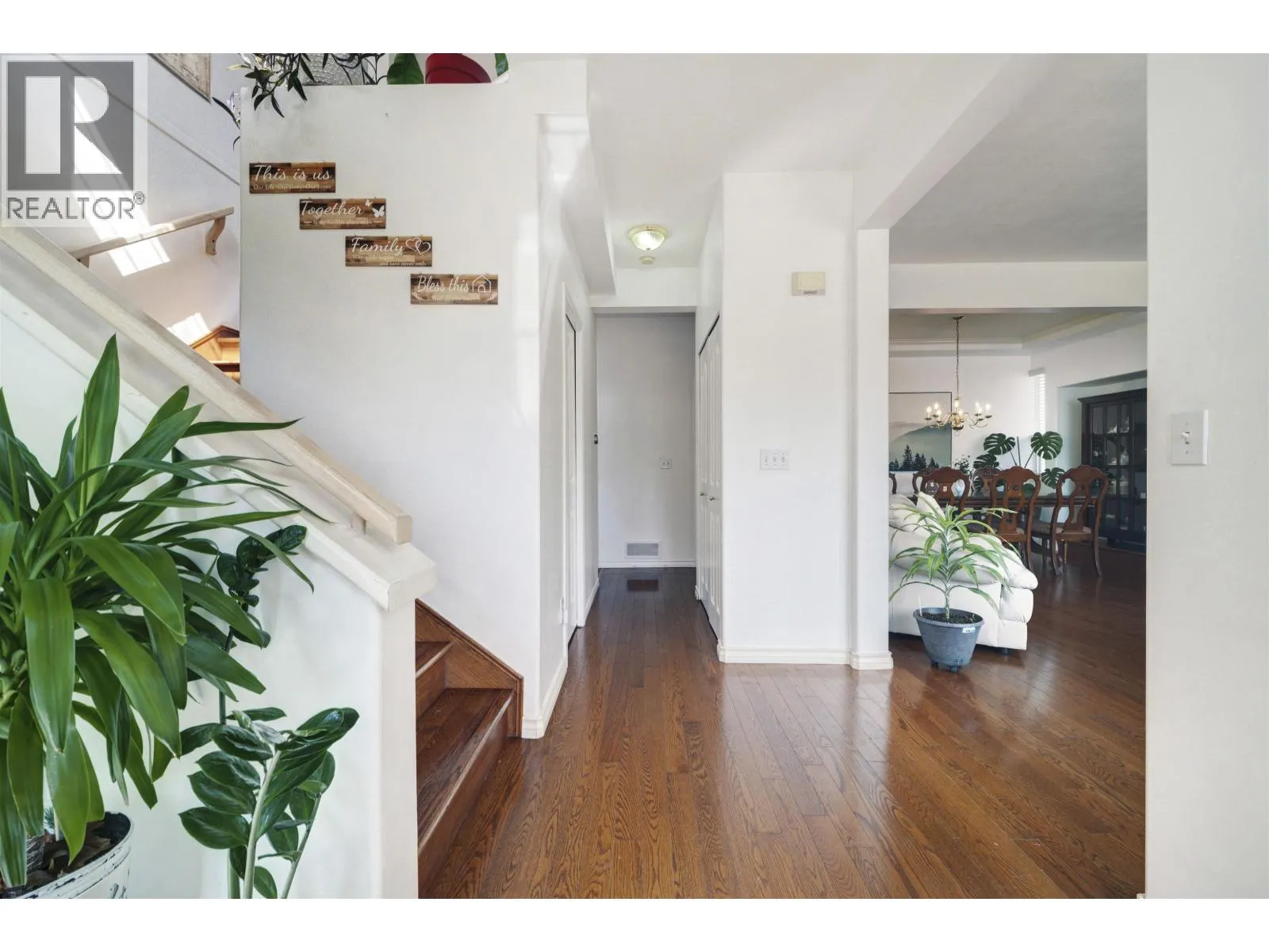 1355 RIVERWOOD GATE