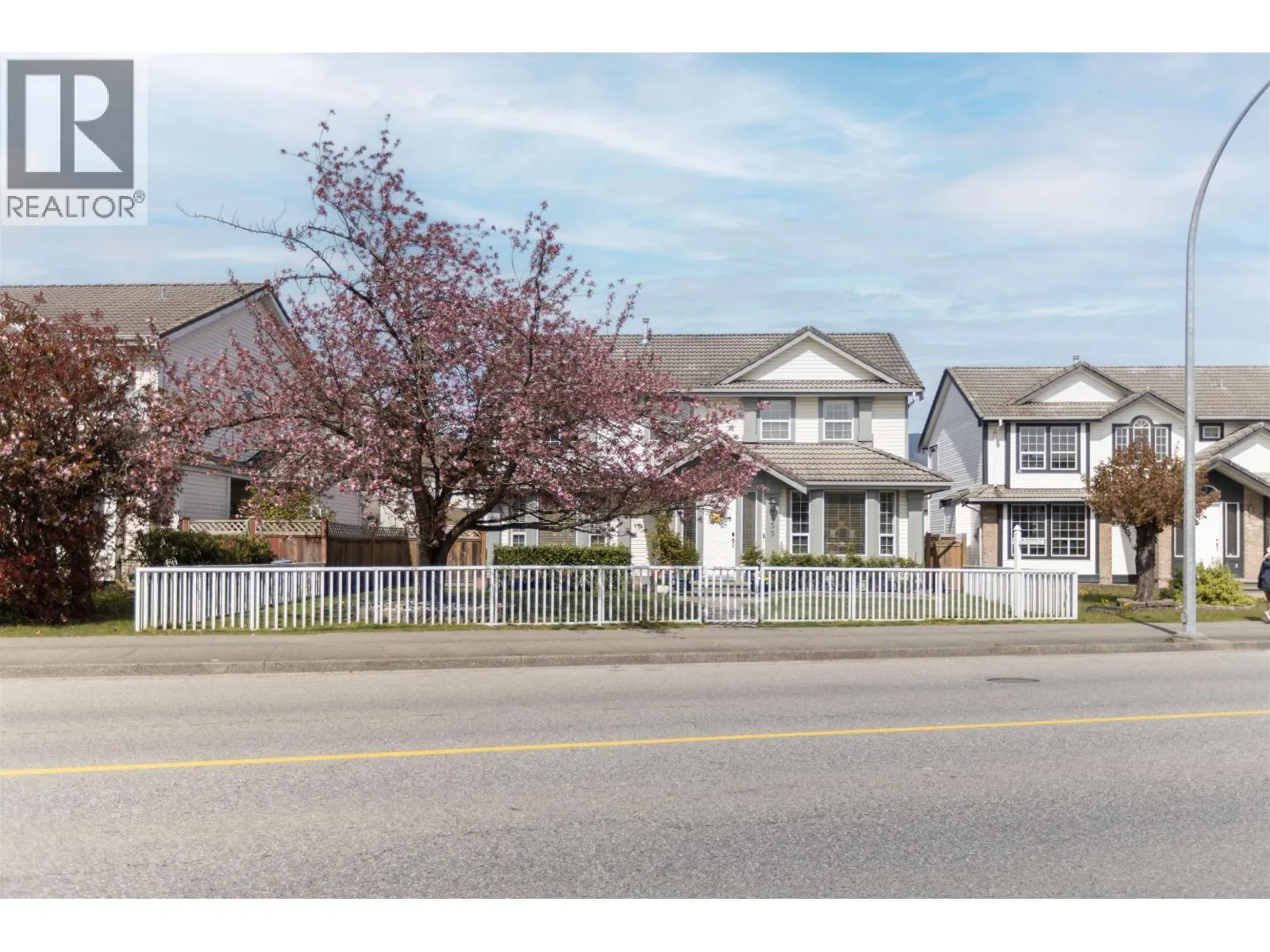 1355 RIVERWOOD GATE