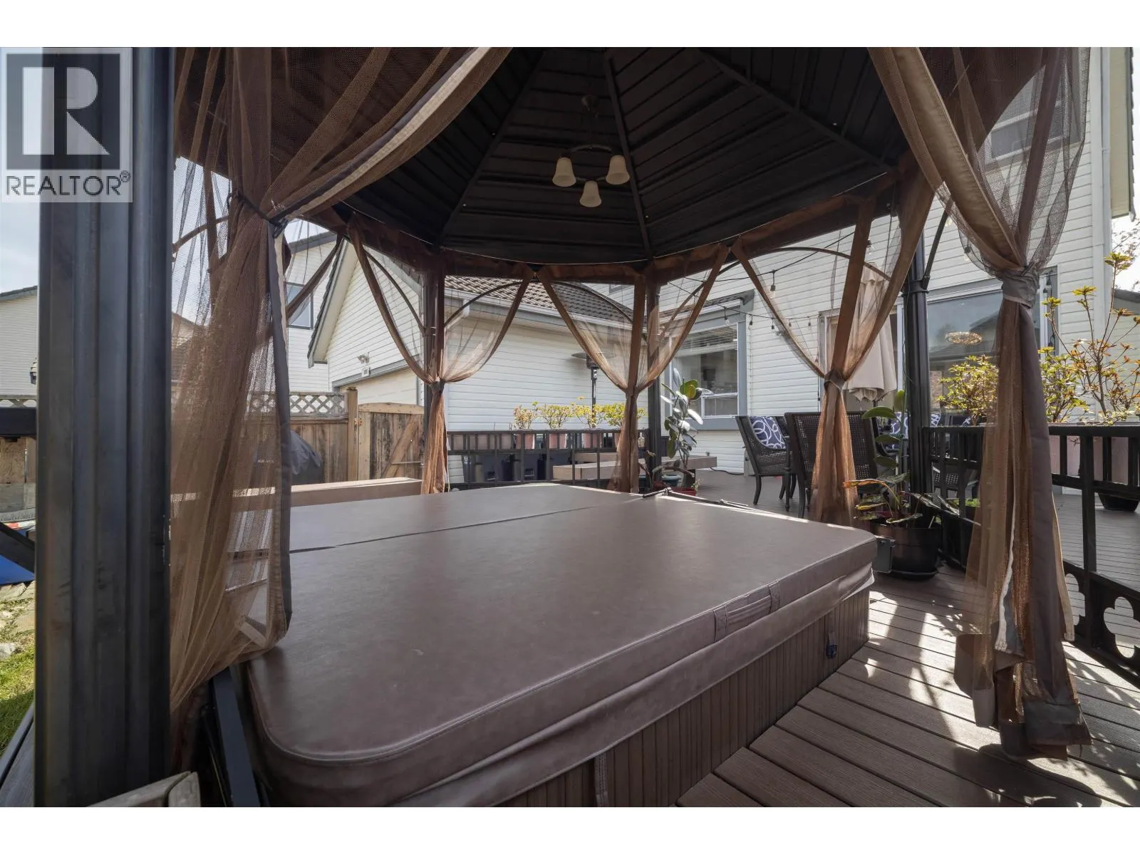 1355 RIVERWOOD GATE