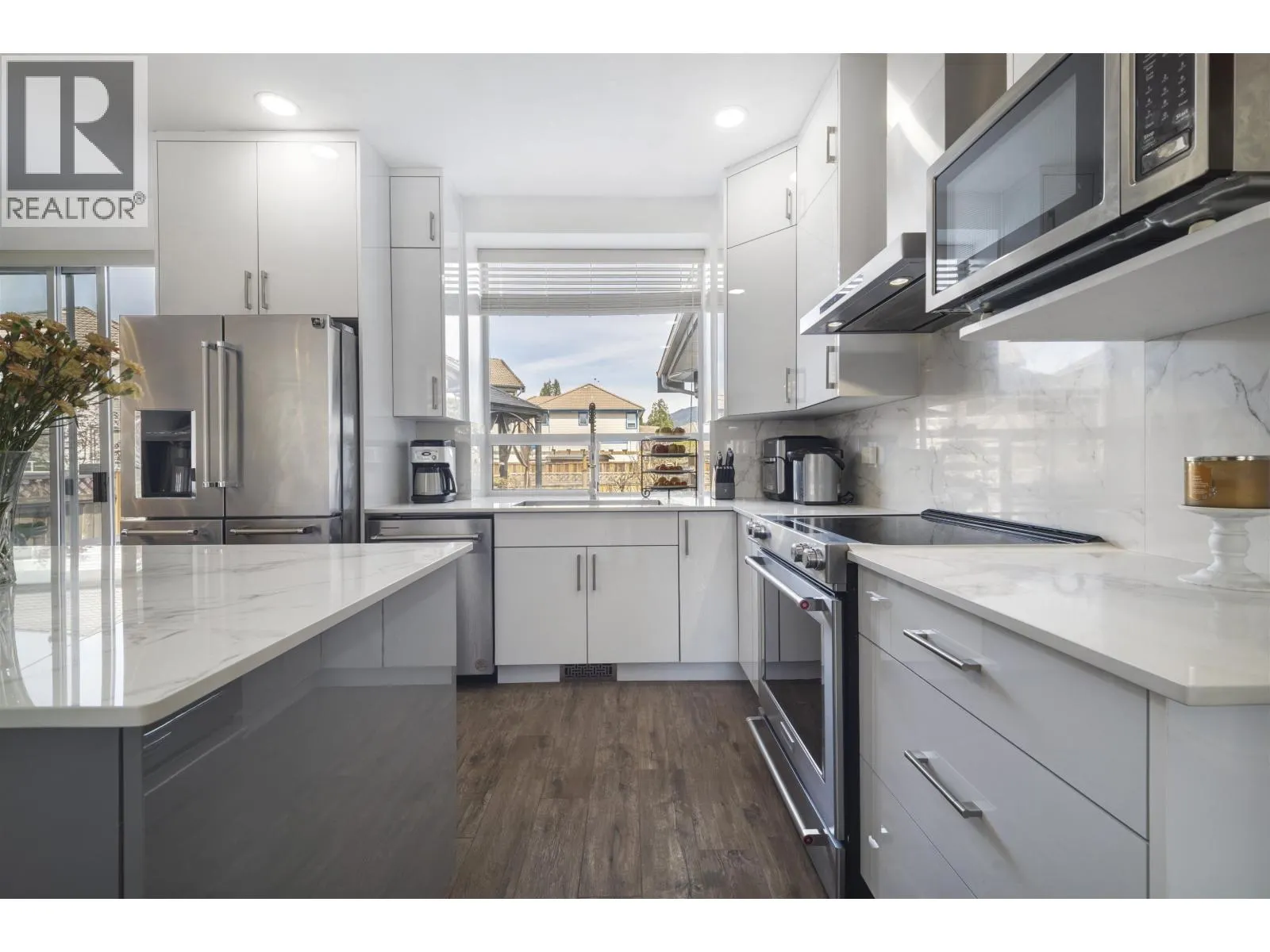 1355 RIVERWOOD GATE