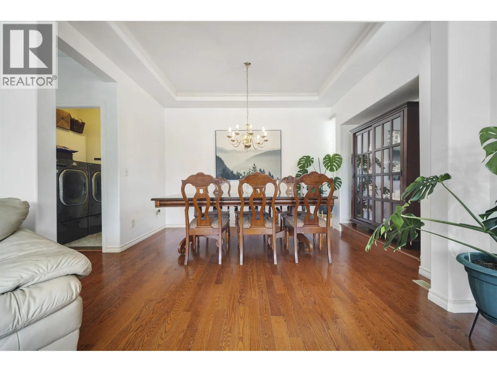 1355 RIVERWOOD GATE