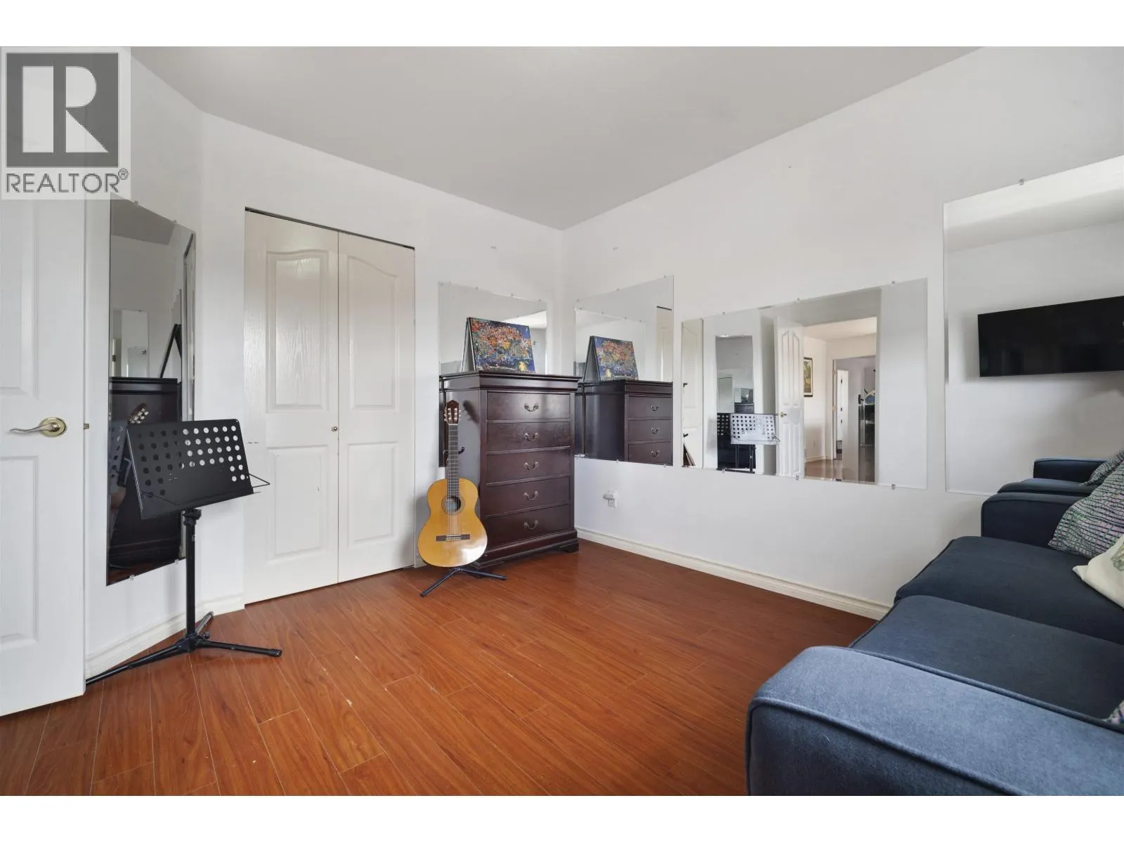 1355 RIVERWOOD GATE